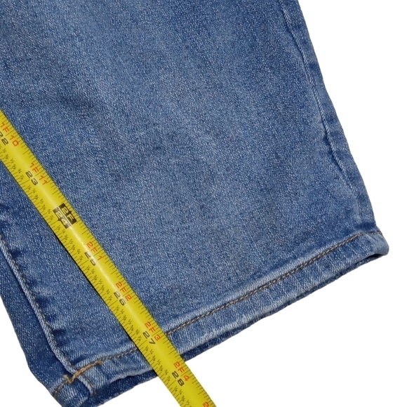 ELOQUII Women’s Asymmetrical Waist Baggy Straight Ankle Denim J… - Picture 10 of 12